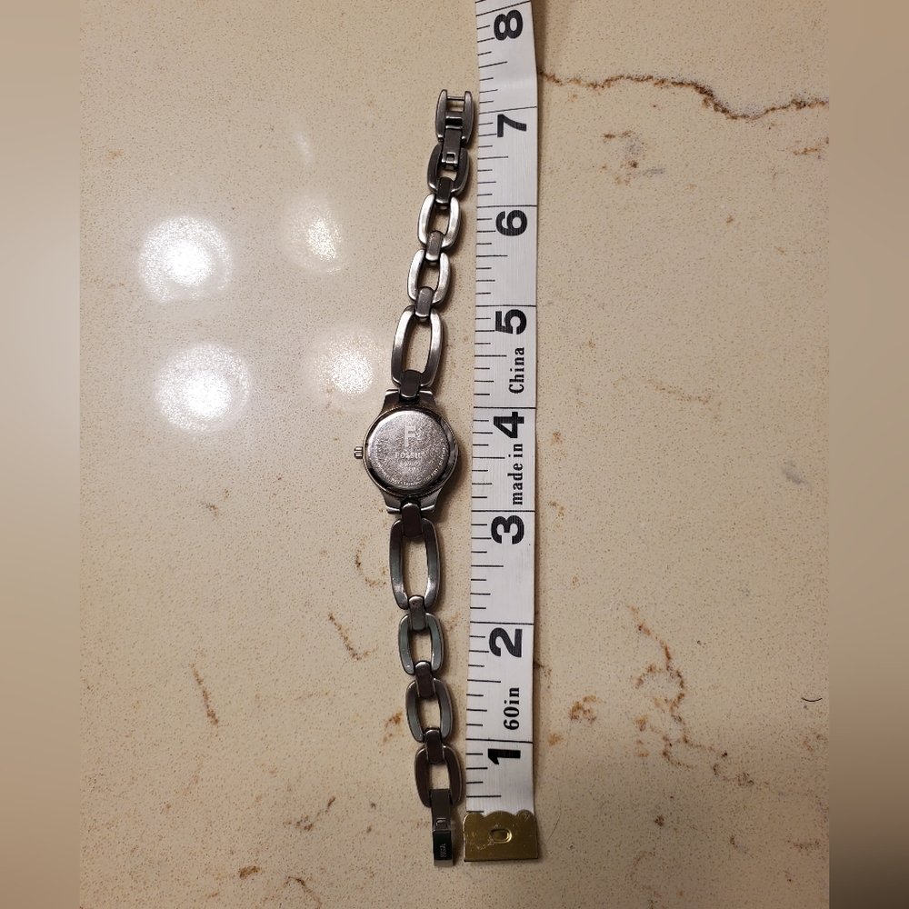 Fossil watch, EUC, Needs battery: adjustable bracelet clip; 6.5/7 band,  Vintage - Picture 5 of 6